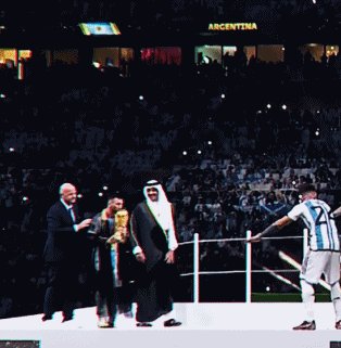 1723966720604008858.gif 2.gif