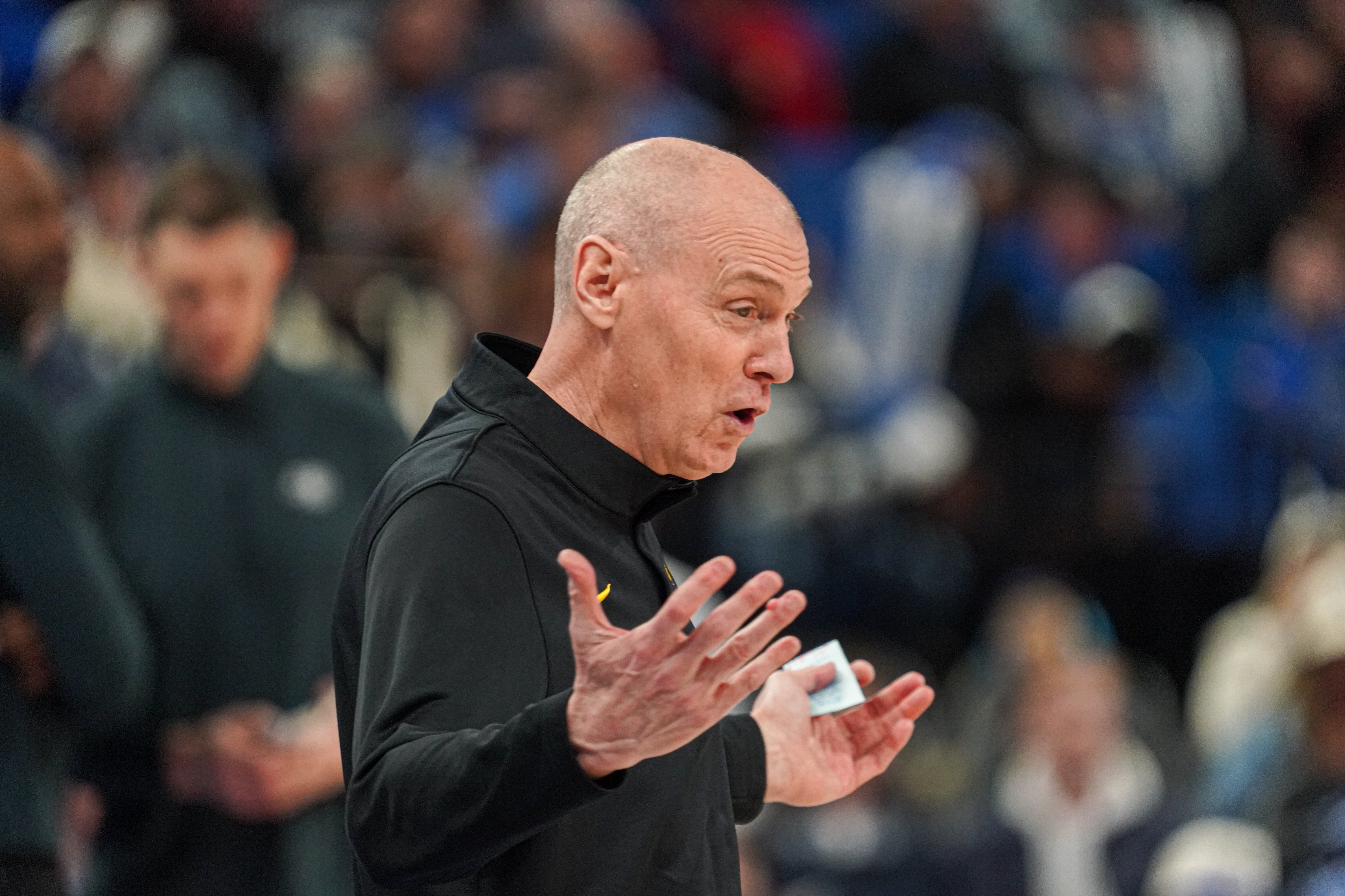 九游体育-上半场未过25分！近20年14次 残阵东部冠军在列 一队3次当送葬者