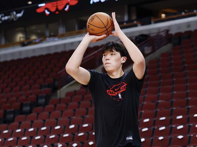 九游体育-一夜3大消息！杨瀚森连续缺席，哈登加盟效果显著，快船遭打击